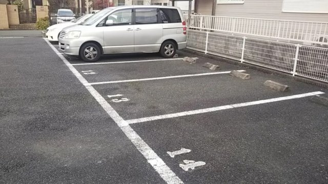 レオパレス山王下の駐車場