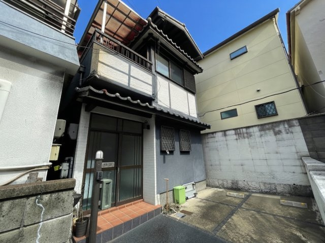 新喜多1丁目中古戸建の外観|近鉄・JRの2沿線利用可能！高井田東小学校まで徒歩7分の立地♪