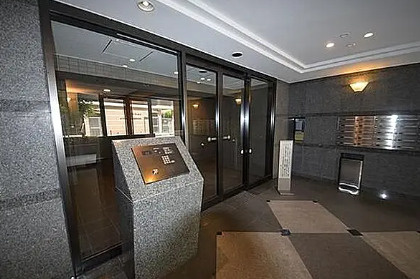 ルーブル大井町参番館のエントランス