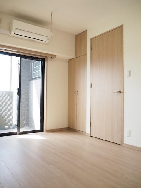 ルーブル東十条弐番館の居間・リビング