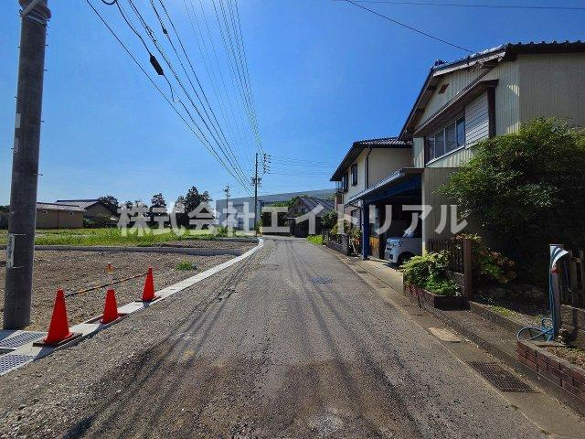 美濃加茂市本郷町9丁目　新築戸建　全10棟の前面道路含む現地写真
