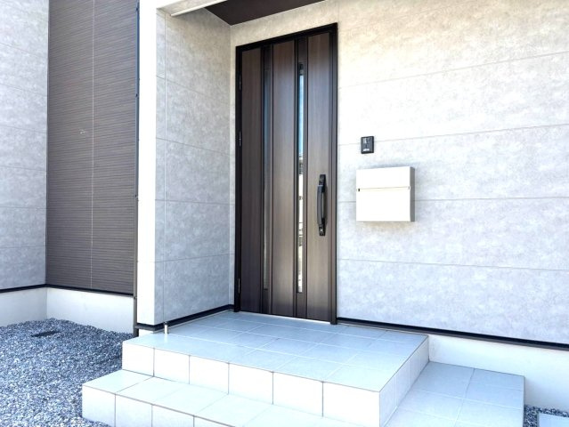 ダイマルタウン　大垣市上面第3　全7区画分譲の玄関|玄関ドアの鍵はディンプルキーと内側はサムターンキーになっており防犯性の高い仕様になっています。