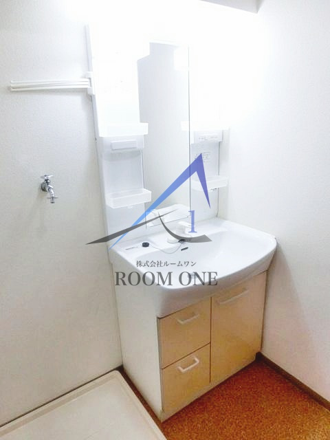 メゾンシャルモンの洗面所|洗面台です。