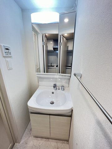 フレシール昭和通の洗面所|脱衣スペースもあります