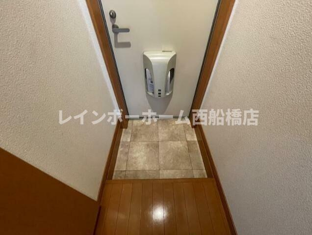 Bee αの玄関