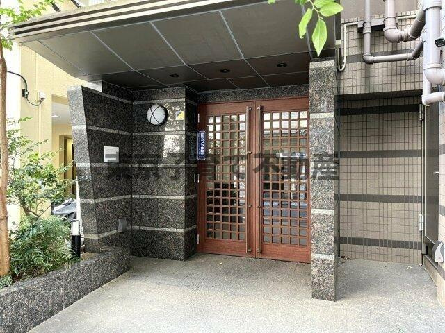アビテ駒形リバーサイドのエントランス