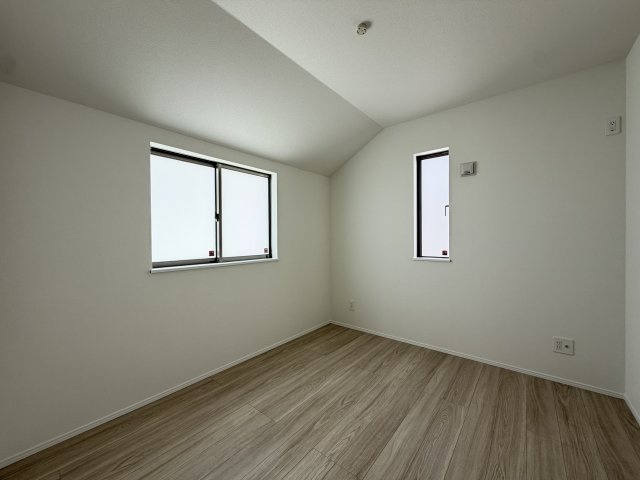 浦添市牧港2丁目（全3棟）B号棟の洋室|※同仕様写真です