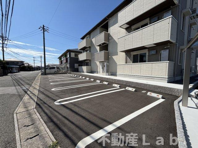 ベルイール　A棟の駐車場