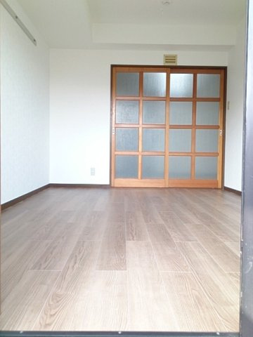 テラスヴュー高野台の洋室
