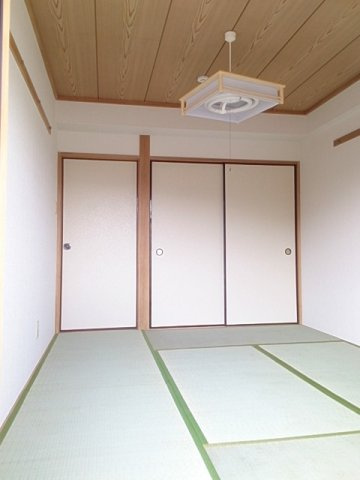 テラスヴュー高野台の和室