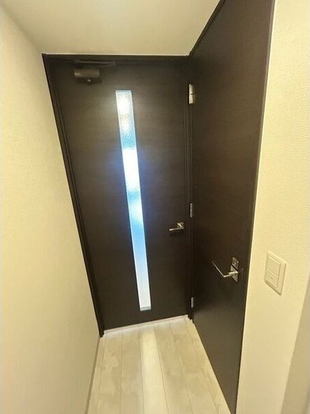 エステムコート名古屋新栄Ⅳネストの玄関