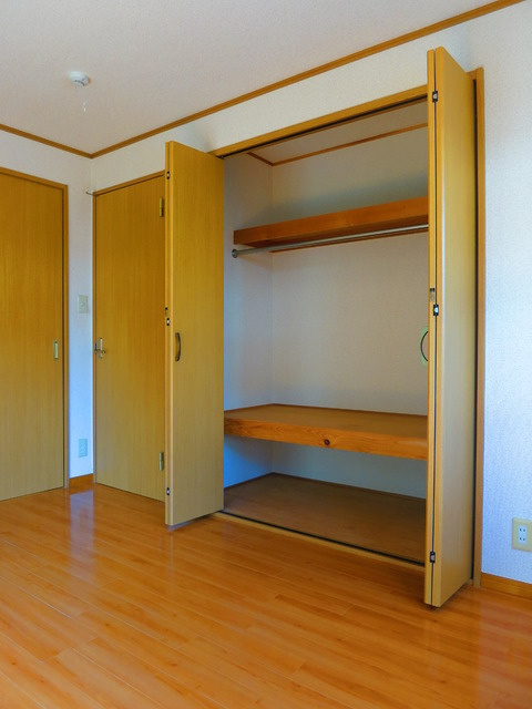 三輪町一戸建住宅の収納|大きな収納が付いてますよ