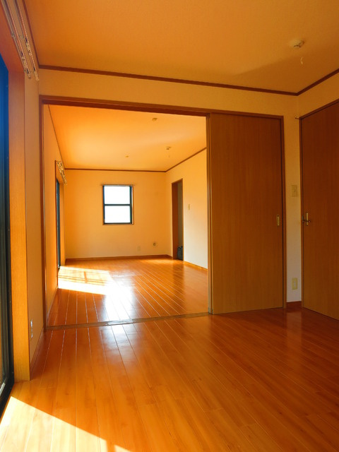 三輪町一戸建住宅のその他|１階のLDKと洋室の引き戸をあけて使用できます