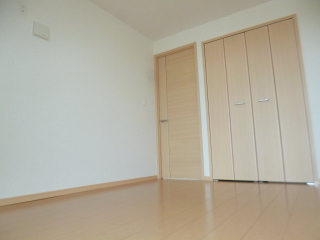グランツ　ミッテⅡの子供部屋|南側洋室