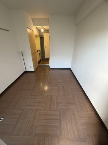 広島市西区楠木町３丁目の賃貸マンションの居間・リビング