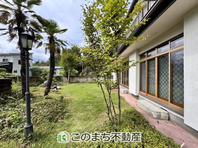 日光市所野　中古戸建の庭|大きなお庭でご家族や友人を招いてＢＢＱもできますね！お子様の水遊びにもぴったりです☆