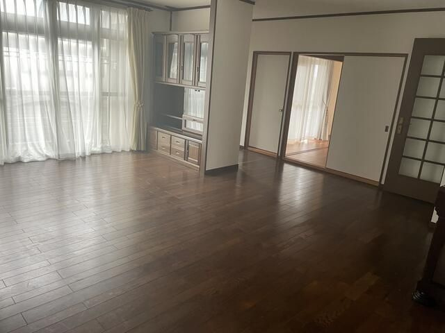 豊田市野見山町２丁目の居間・リビング