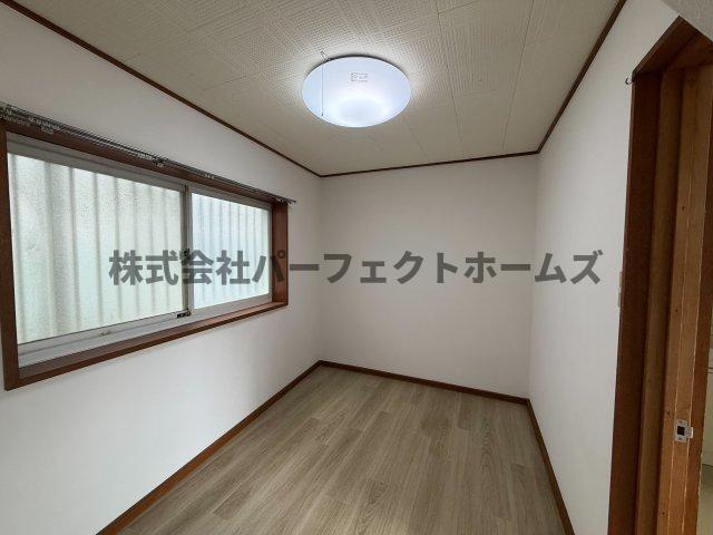新之栄町戸建　賃貸の洋室|使い勝手のいい洋室です