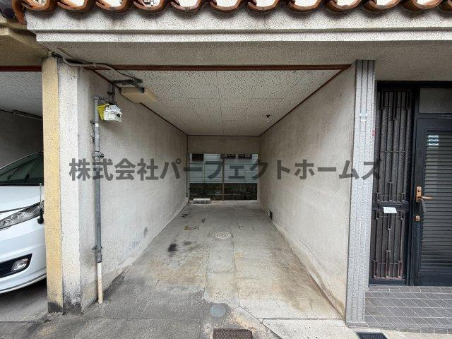 新之栄町戸建　賃貸の駐車場|駐車場完備です