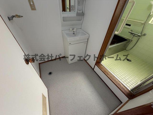 新之栄町戸建　賃貸の洗面所|忙しい朝には欠かせない洗面所です