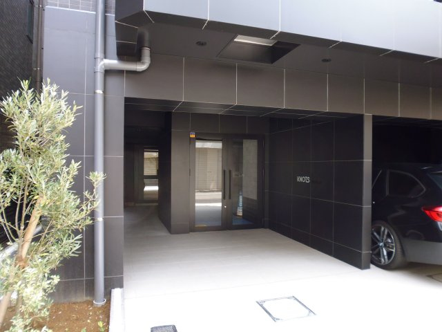 KNOTS浅草のエントランス