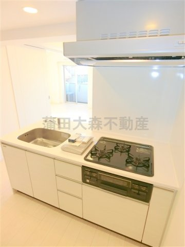 AXAS南蒲田AsylCourtのキッチン|3口グリル付システムキッチン　カウンターキッチン