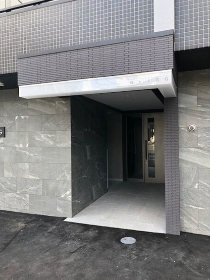 【エントランス】GriGG(グリッグ)