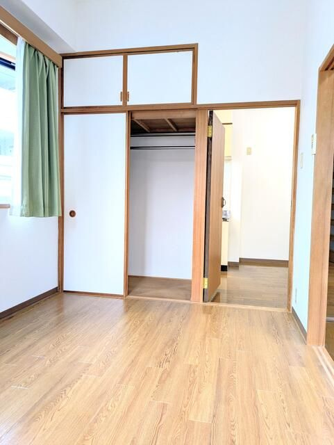 アゼリア動坂の居間・リビング