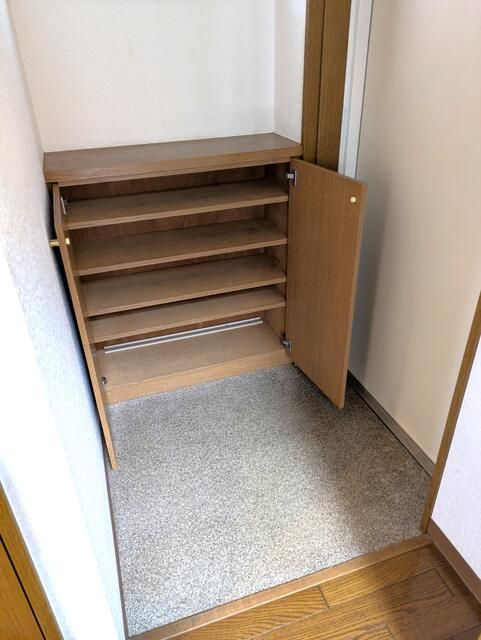 アゼリア動坂の玄関