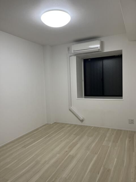 世田谷区瀬田３丁目の賃貸マンションの寝室|広くて明るい寝室