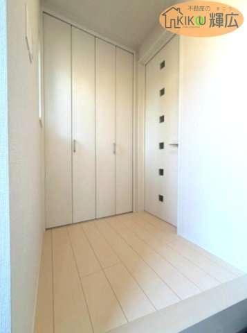 高砂市伊保崎１丁目　中古戸建の玄関