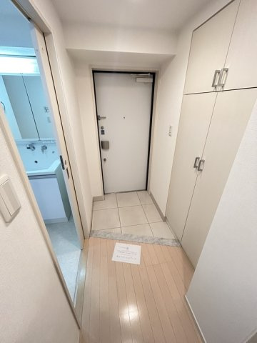 ジーコンフォートウエスト新横浜の玄関
