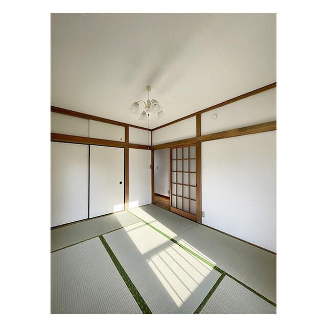 世田谷区深沢２丁目戸建の居間・リビング|ゆったり過ごせるリビングです
