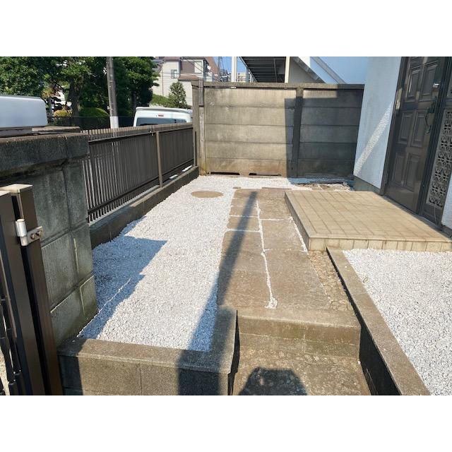 世田谷区深沢２丁目戸建のエントランス|清潔なエントランスです