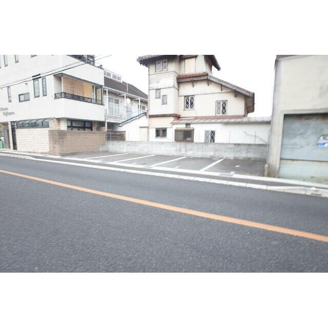 嵐山テナントの駐車場