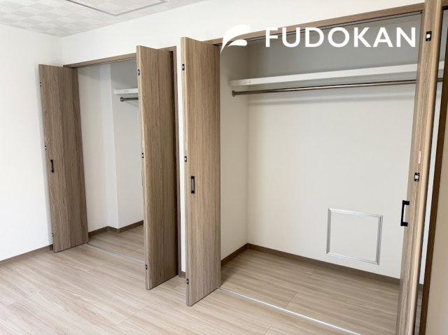 鶴岡市城北町【全館空調＋プラスリビング】1号棟の洋室|洋室は各部屋に収納がございます。