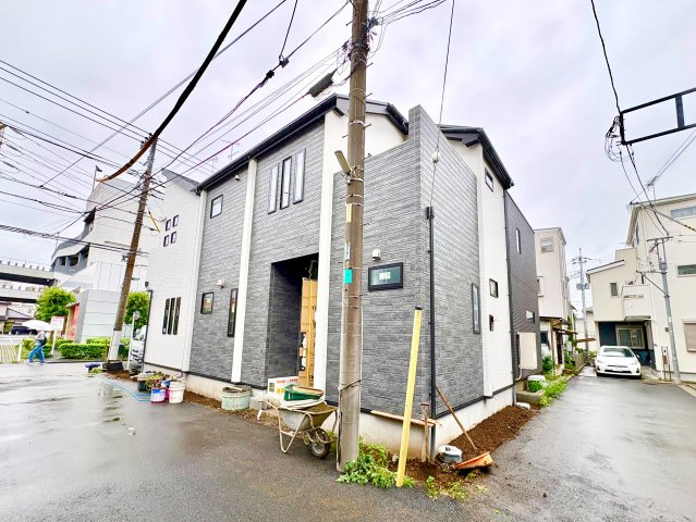 《仲介手数料半額》朝霞市本町1丁目 限定1棟の前面道路含む現地写真