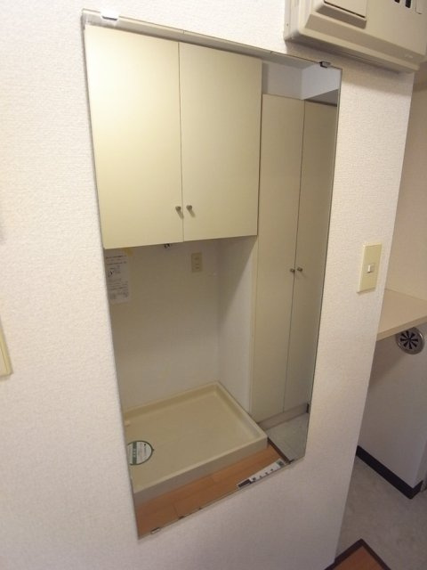 サンパレス南町の設備|室内洗濯機置場