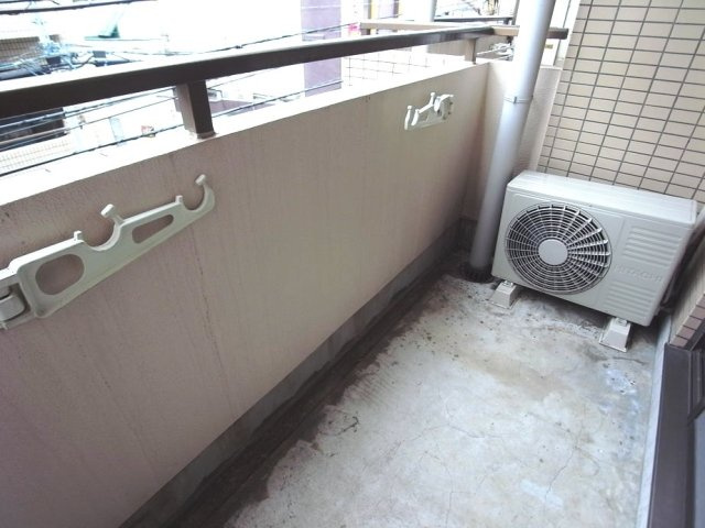 サンパレス南町のバルコニー|外からの目が気にならないバルコニーで洗濯物が干せます