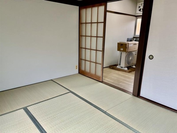青晴荘の居間・リビング|ゆったりとした居間です