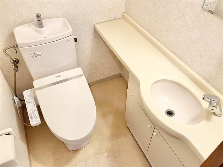 パストラルハイム上野毛のトイレ|落ち着いた色調のトイレです