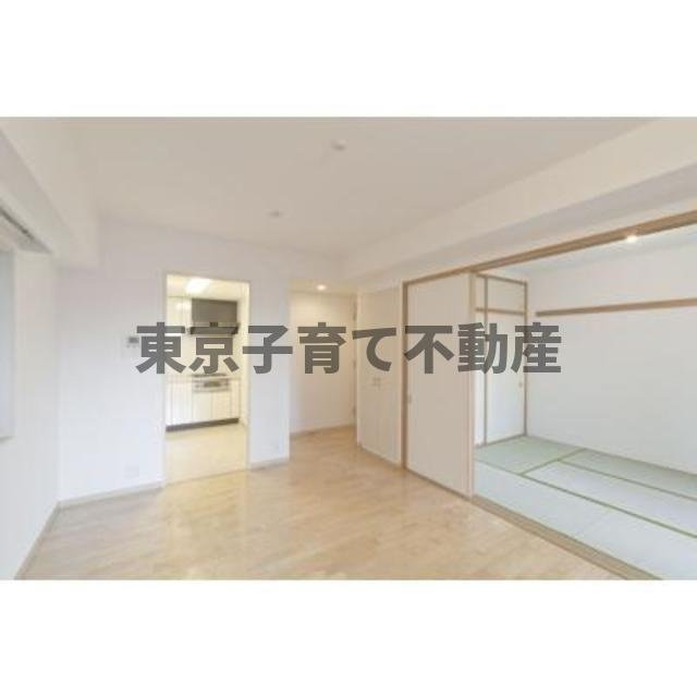 パークキューブ浅草田原町の居間・リビング