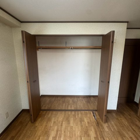 鶴ケ丘駅前ビルの収納