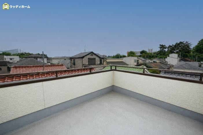 川口市安行領根岸　中古一戸建てのバルコニー