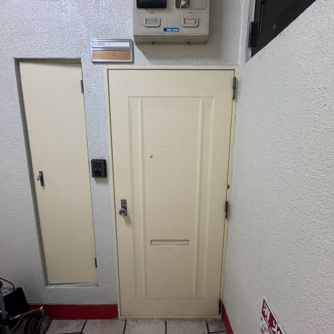 Live・Space平野の玄関