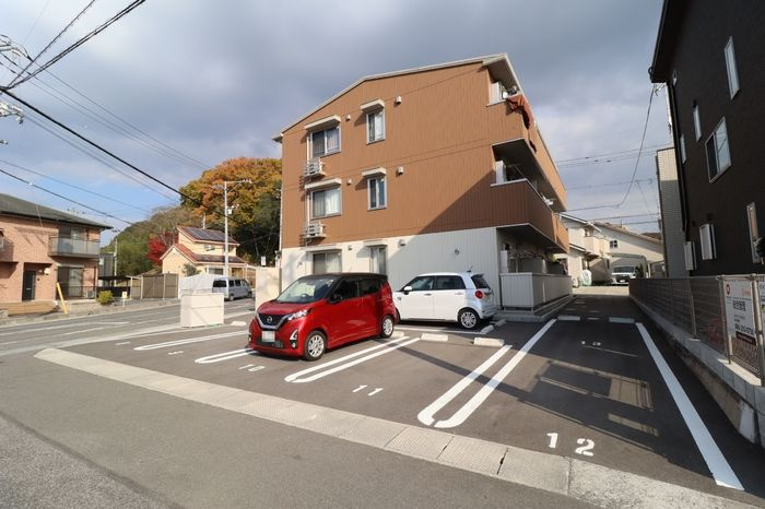 ローズ　ド　ノエルの駐車場