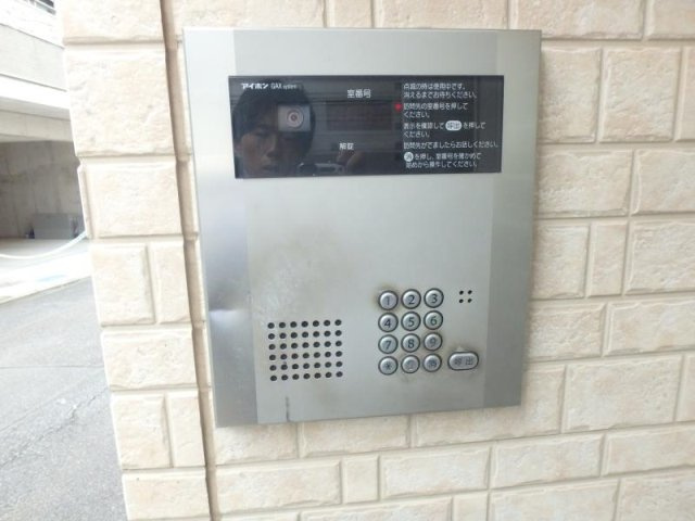 シエスタアプリコのエントランス|ゆとりのあるエントランスです