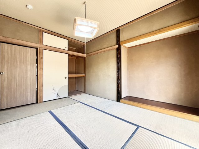 下妻市下妻丙-3 リフォーム物件　の和室|〇和室　6帖〇
床の間付き和室。ゆったり和みの空間です♪
2026年9月撮影