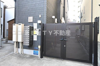 【エントランス】 | 建物の内部です