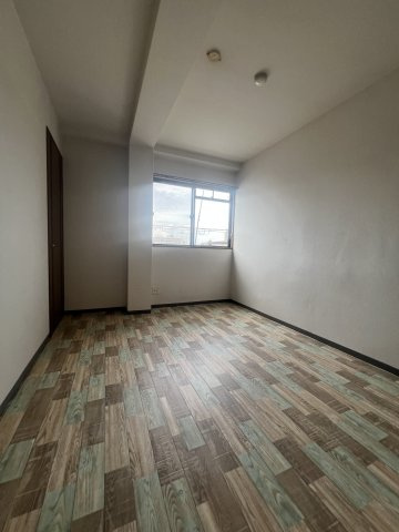 マンションOMOYAの洋室
